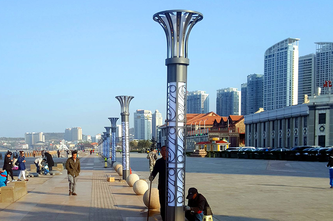 The Role of LED Solar Street Lamp Transforms into Road Landscape Street Lamp